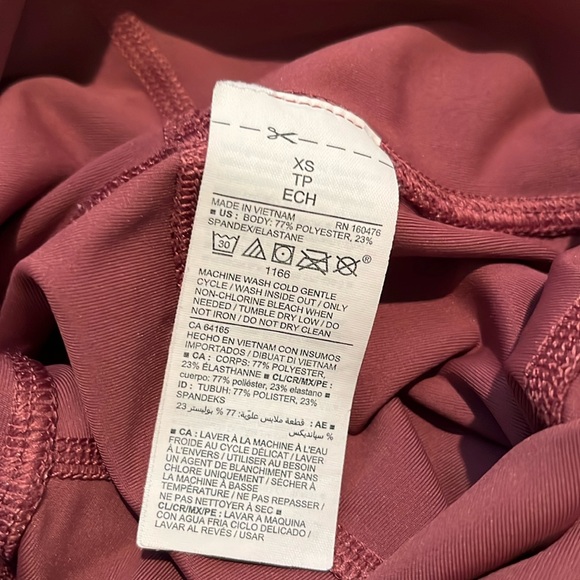 High Waisted Leggings w/ side pockets - size women’s XS - Picture 4 of 6